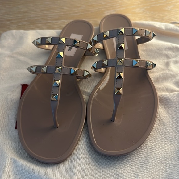 Valentino Garavani 5mm Rockstud Pvc Thong Sandal - Poudre - size 7B - Picture 5 of 12